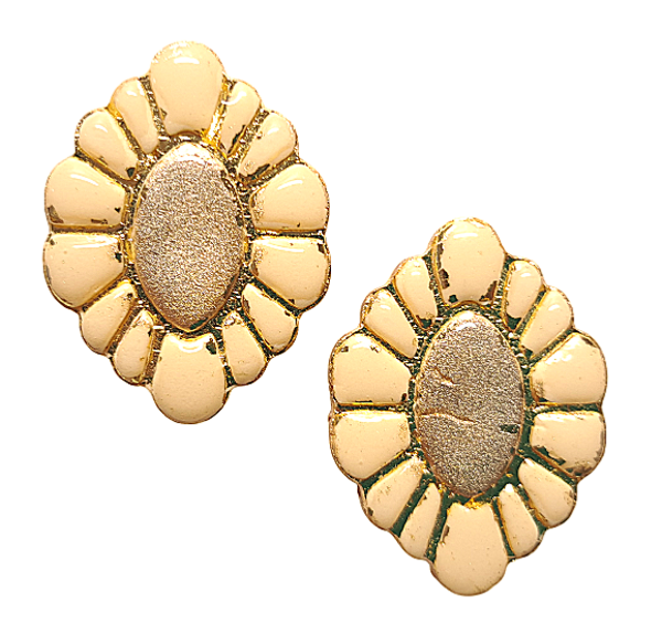 Glamour ornament vanille/goud oorbellen