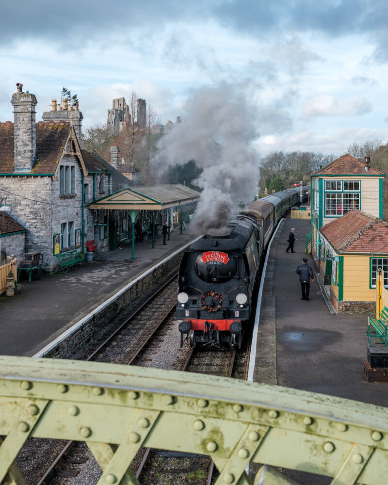 Train Approaching - Chris Edgecombe