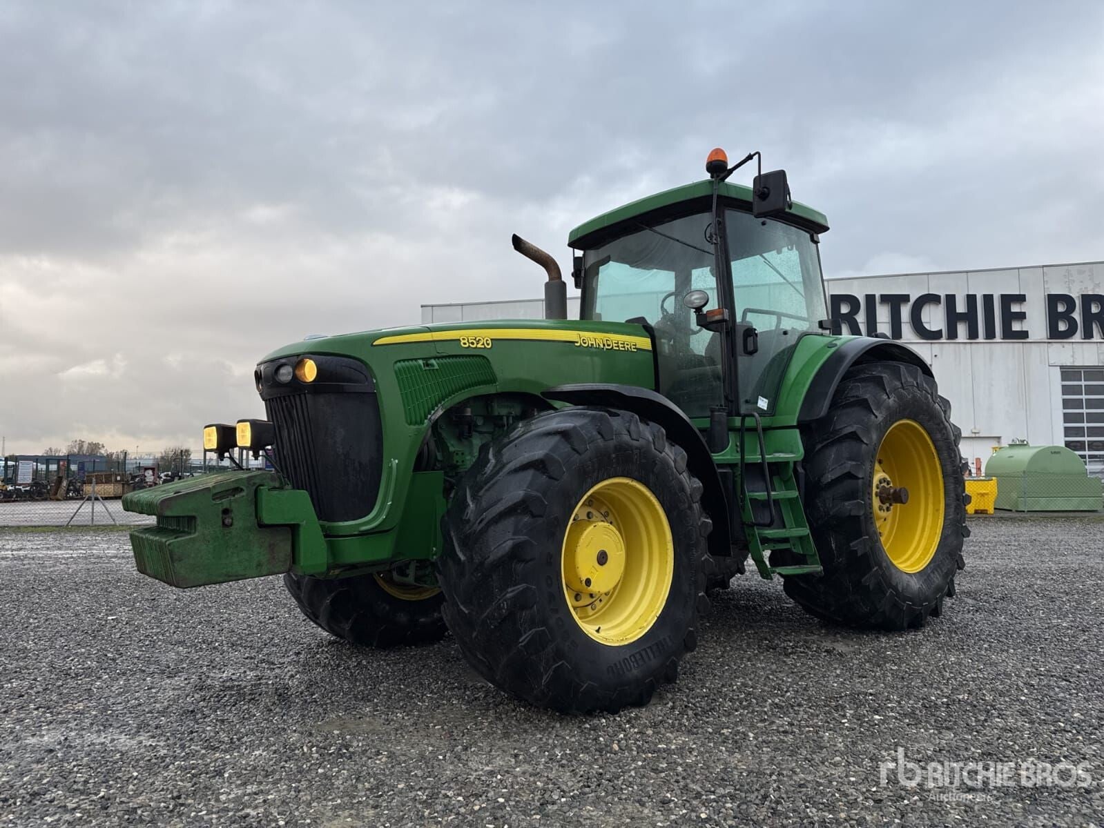 2004 John Deere 8520 Trattore agricolo 4RM
