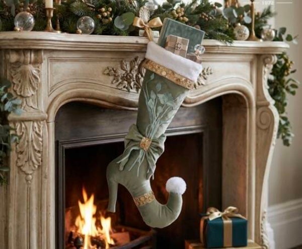 CALZA DI NATALE A STIVALETTO IN VELLUTO SALVIA CON TACCO E RICAMI FLOREALI - H 55 CM