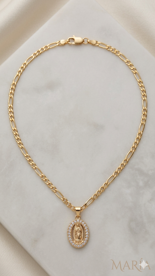 🕊️ Elegante Medaillon-Halskette „Divine Maria“ – Figaro-Kette mit Strass-Marienanhänger  (Für Frauen)