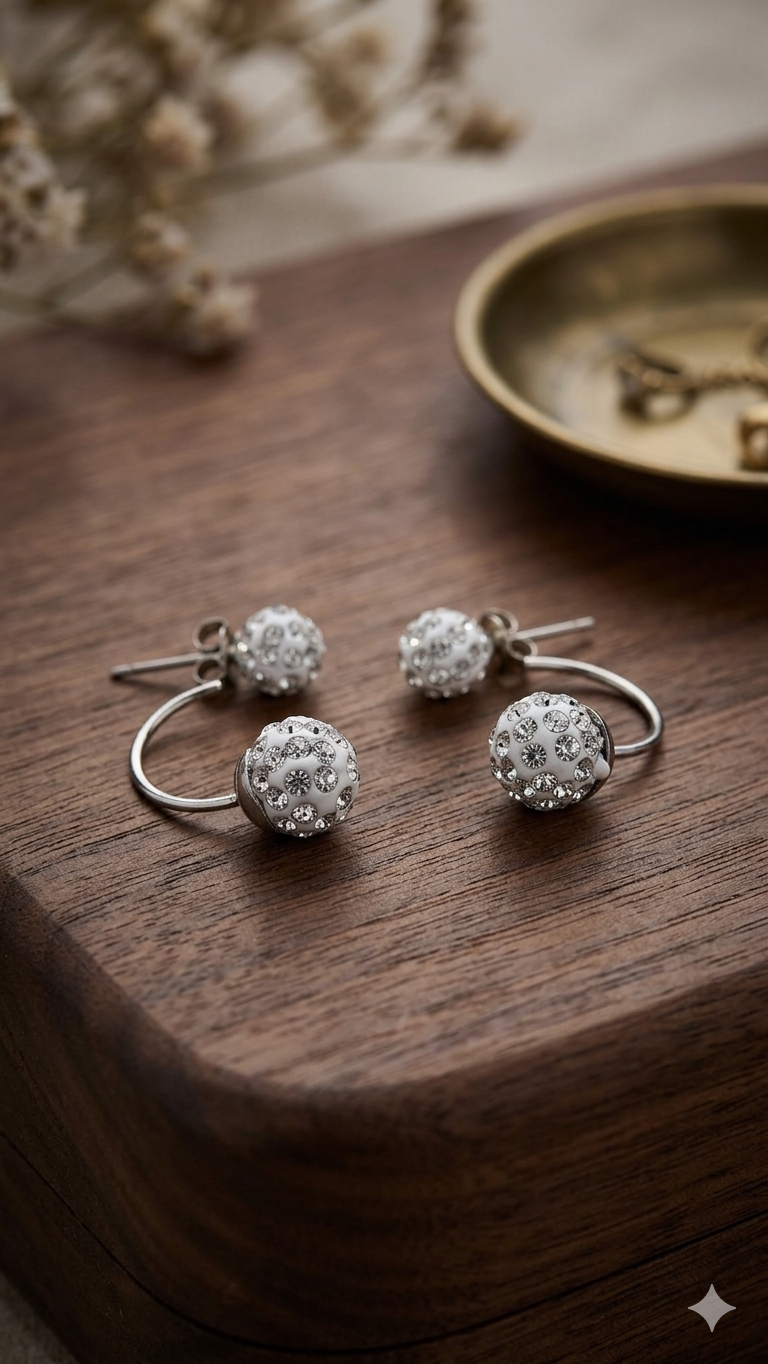 Elegante Ear-Jacket-Ohrringe mit Glitzerkugeln – Stilvoller Modeschmuck in Silber-Optik (3 cm)  (Für Frauen)