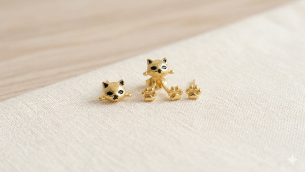 Süße Katzen- & Pfötchen-Ohrringe im Set (verstellbar bis 2 cm) – Verspielter Modeschmuck in Gold-Optik  (Für Frauen)