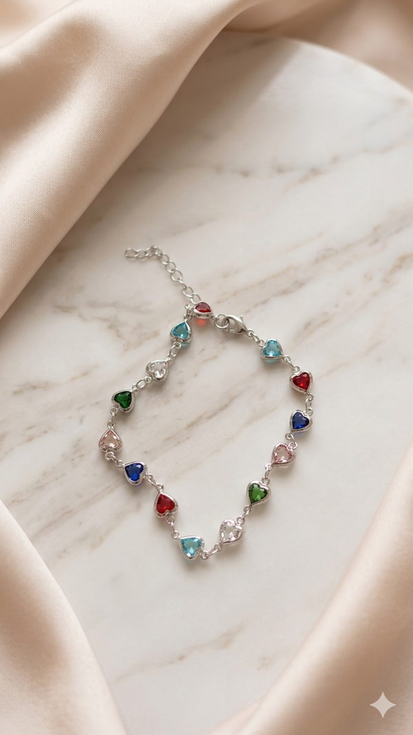💎 Farbenfrohe Fußkette „Rainbow Hearts“ – Edle Silber-Optik mit bunten Kristall-Herzen  (Für Frauen)