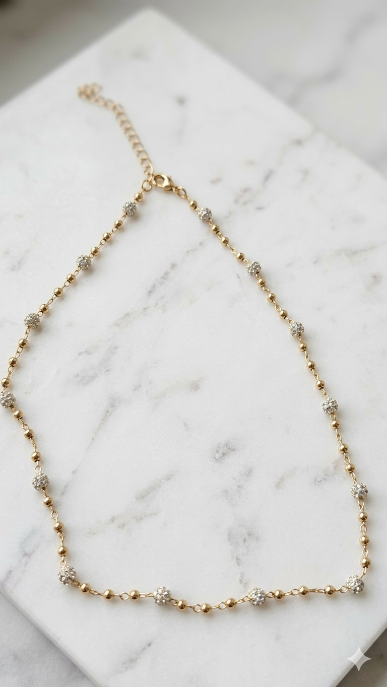 Elegante Kugel-Halskette mit Glitzer-Elementen in Gold-Optik – Stylischer Modeschmuck  (Für Frauen)