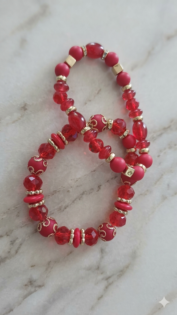 Rotes Perlenarmband-Set „Ruby Romance“ – Eleganter Blickfang für dein Handgelenk  (Für Frauen)