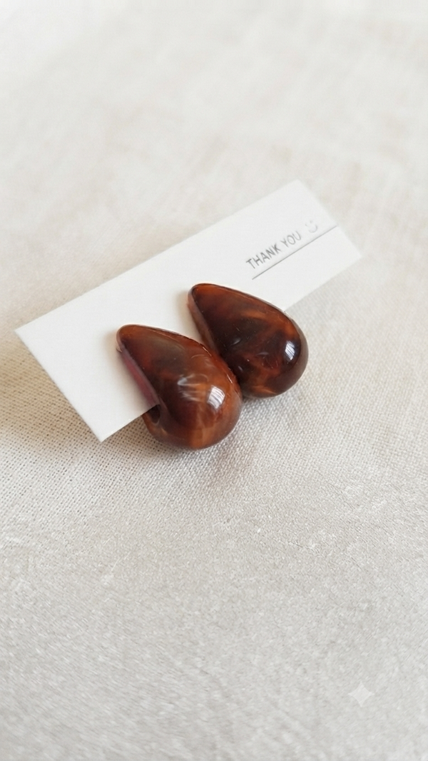 Chunky Creolen-Ohrstecker in Tortoise / Schildpatt für Frauen