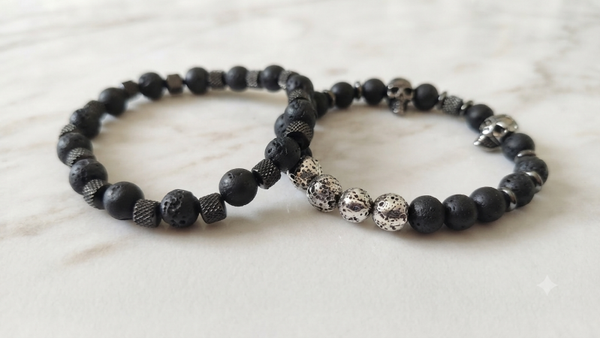 Elastisches Lavastein- & Onyx-Armband mit Totenkopf- und strukturierten Metallperlen – Armband für Männer