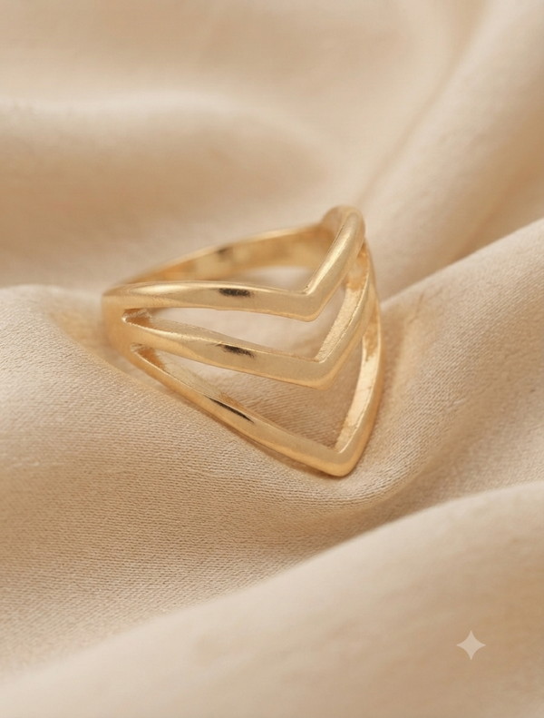 „Geometric Arrow“ (19 mm, Gold-Optik) für Frauen