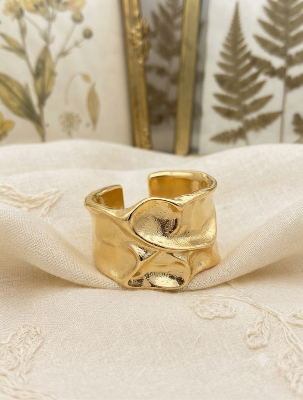 Ring „Golden Wave“ für Frauen