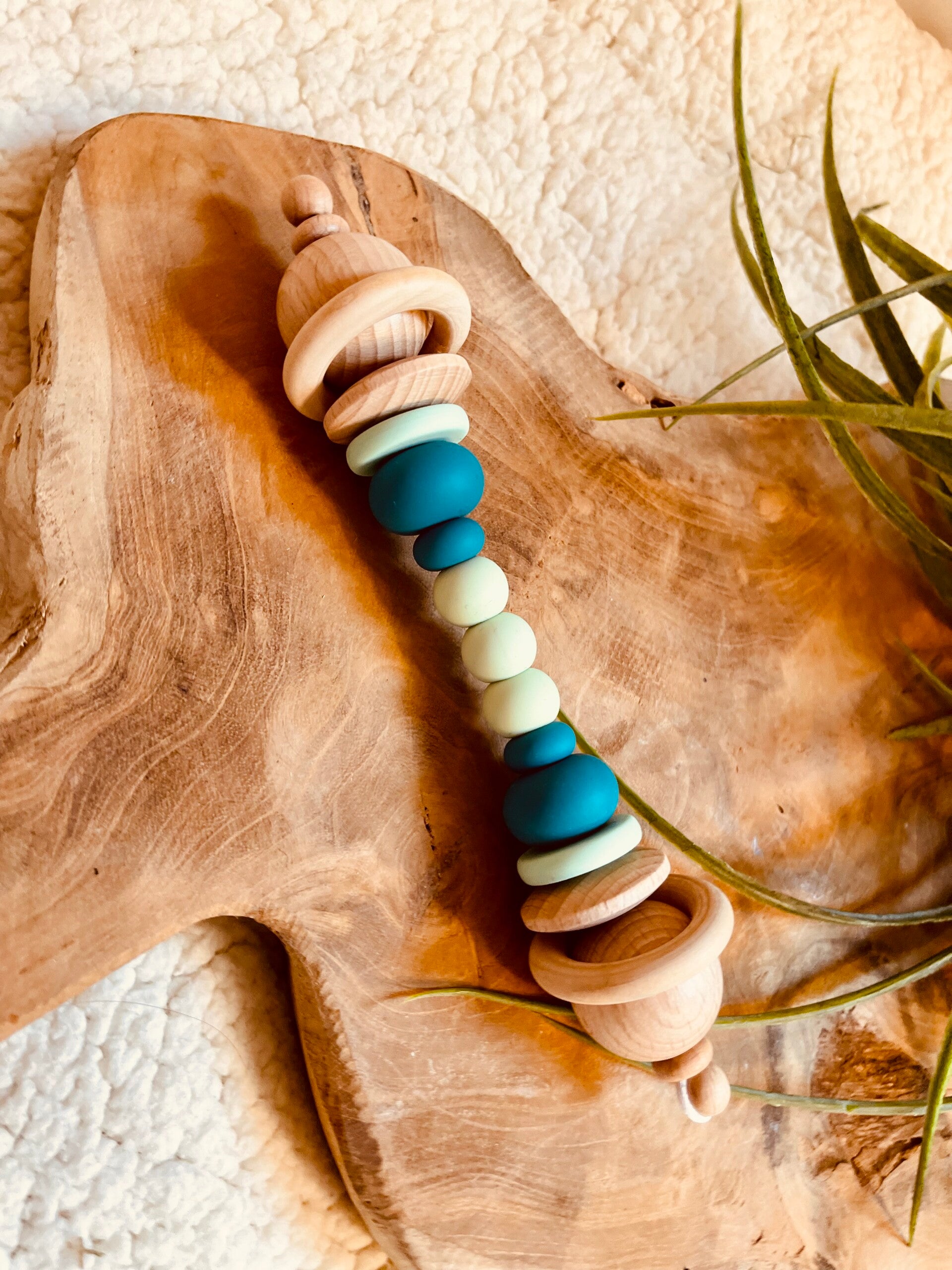 Bijtring / Rammelaar Rups - Mint