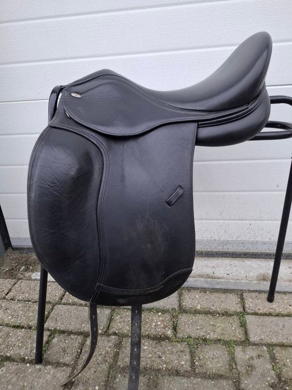 Letek tekna dressuurzadel 17