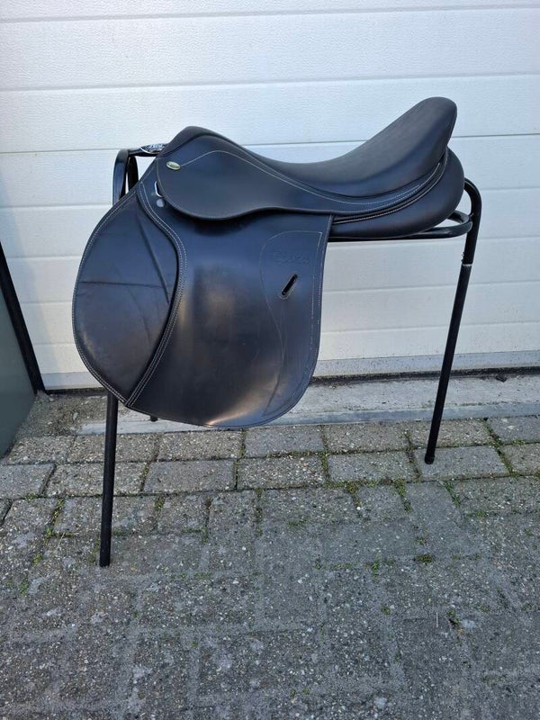 Epona springzadel 18