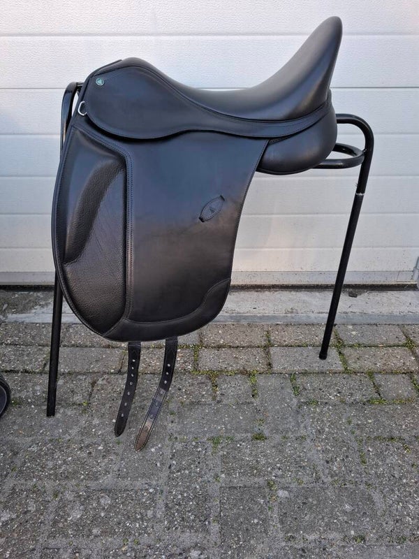 Arena monoblad dressuur 17.5