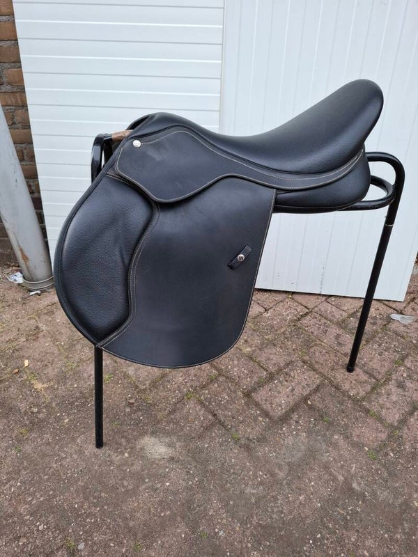 Wintec springzadel 17