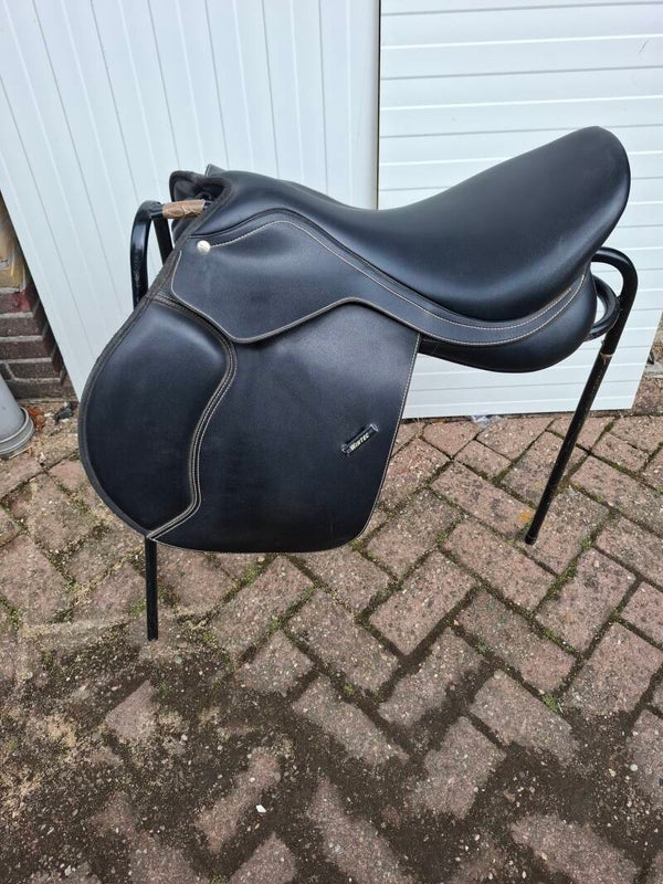 Wintec springzadel 17.5