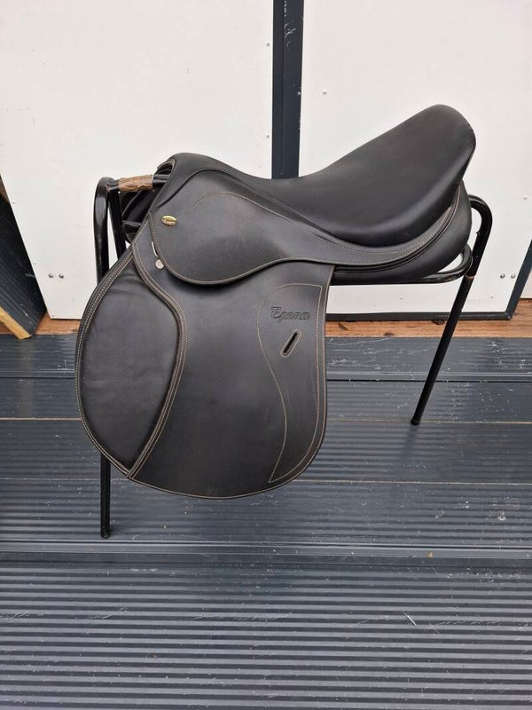 Epona springzadel 17.5