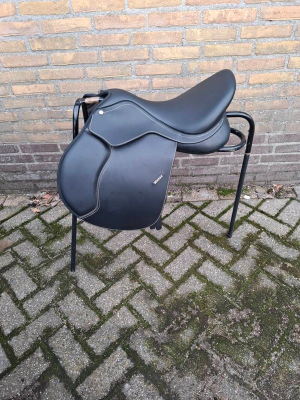 Wintec 500 springzadel 16.5
