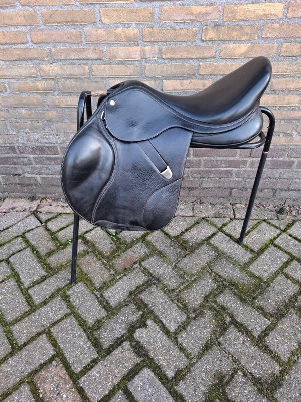 Bates springzadel 17.5 inch