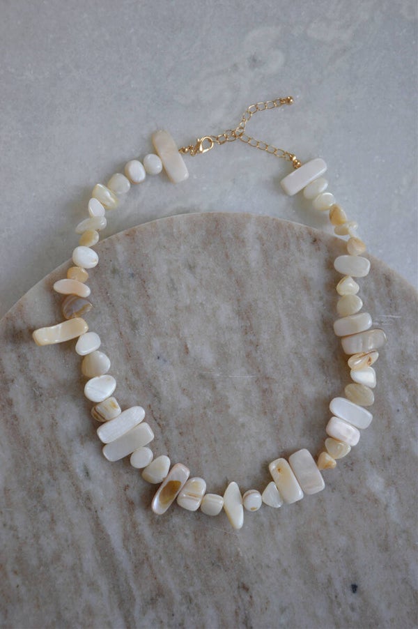 Mother-of-pearl necklace