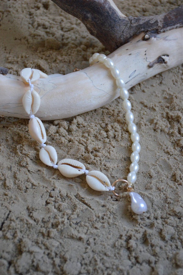 Shell & Pearl necklace