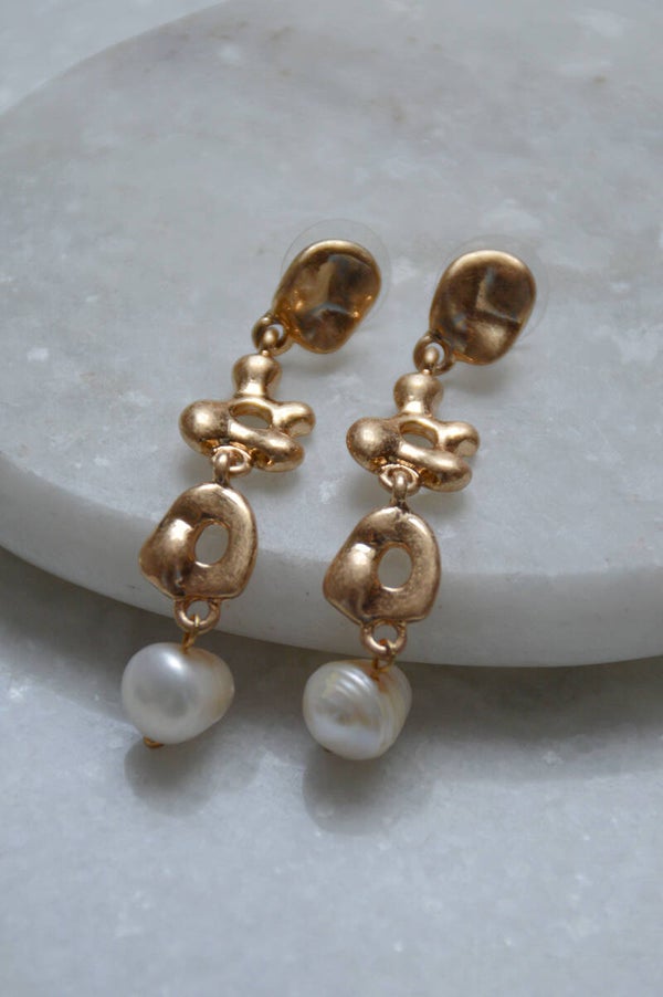 Pearl water drop earrings
