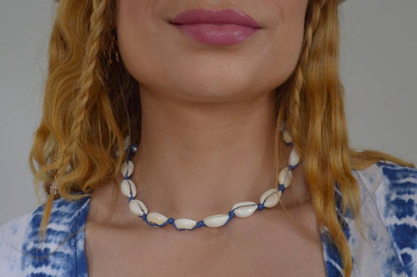 Shell necklace cobalt blue