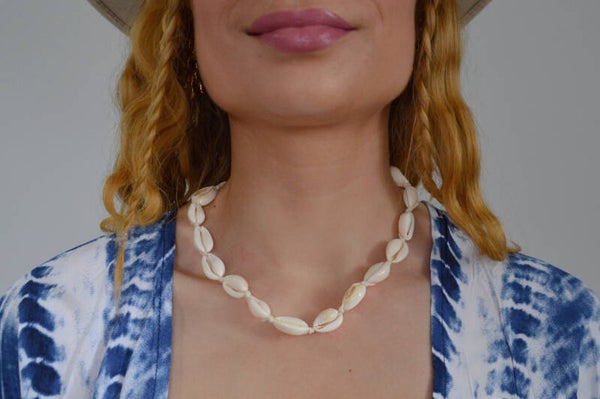 Shell chocker necklace
