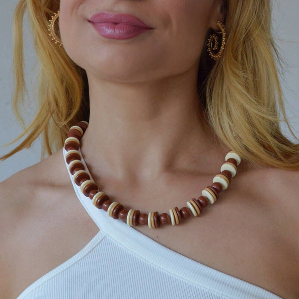 Brown / beige beads necklace