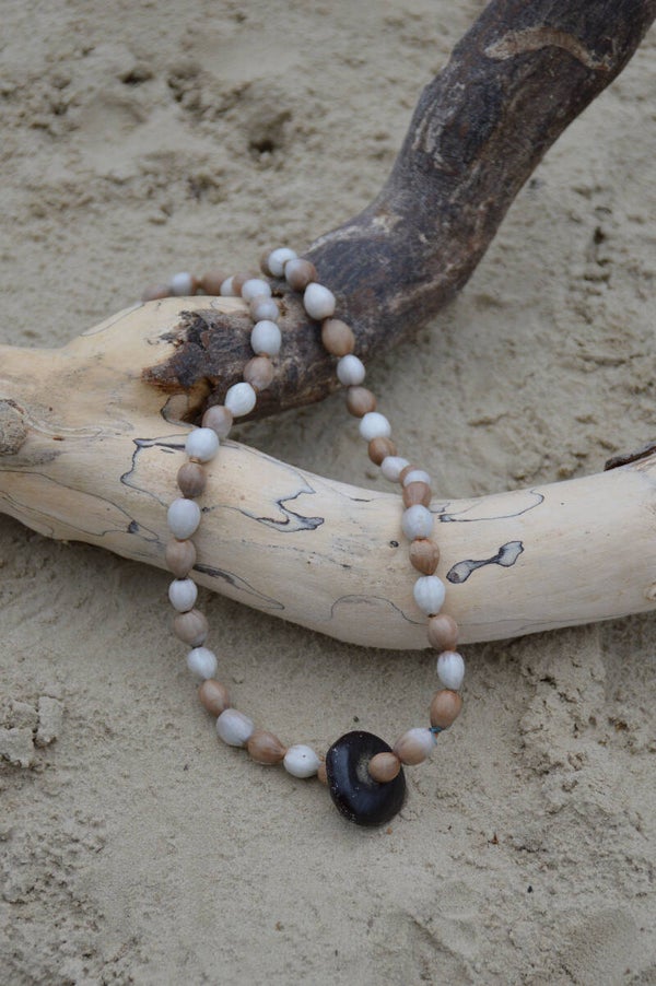 Seed necklace medium