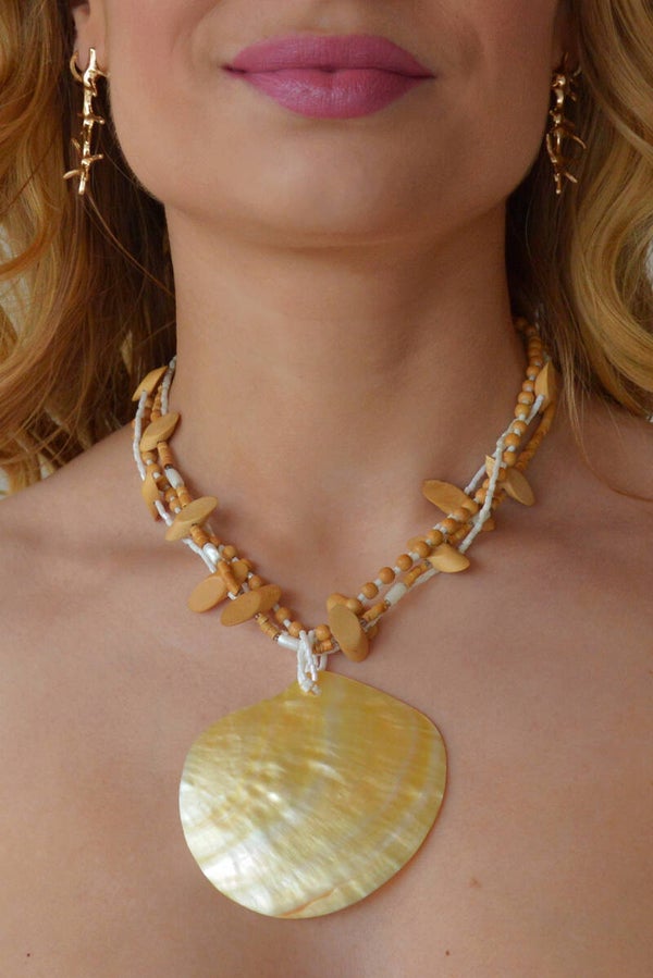 Big shell necklace