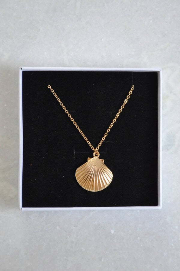 Golden shell necklace #2