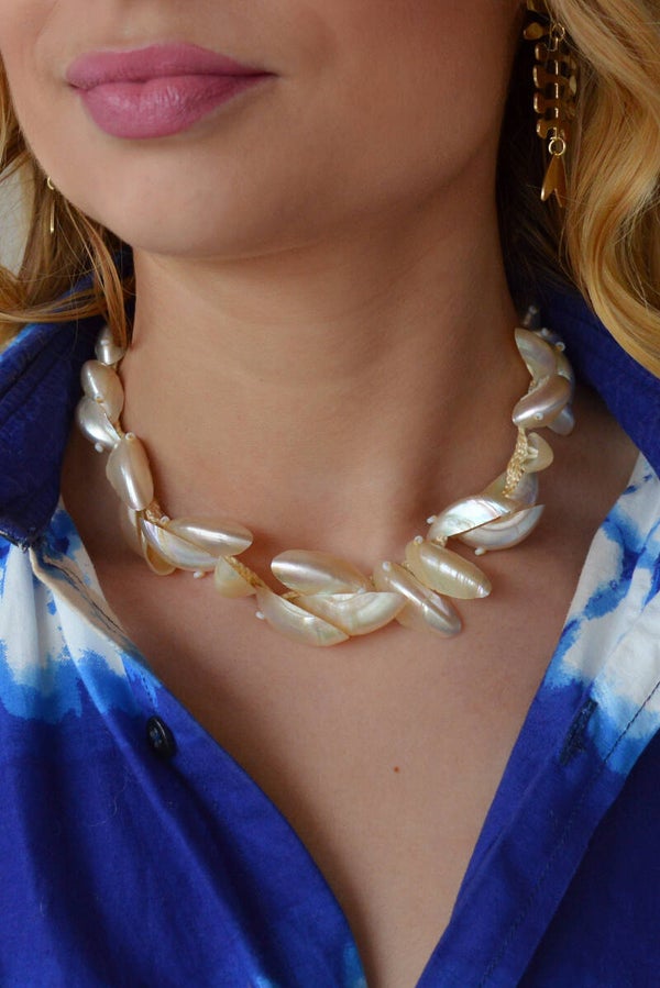 White shell statement necklace