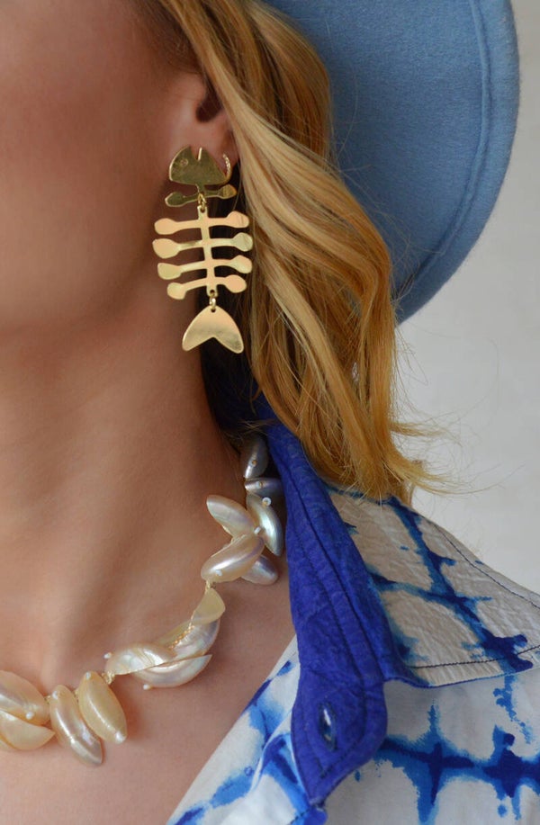 Fish bone earrings gold
