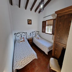 casarincondevillazo-singlebedroom2-1.jpg