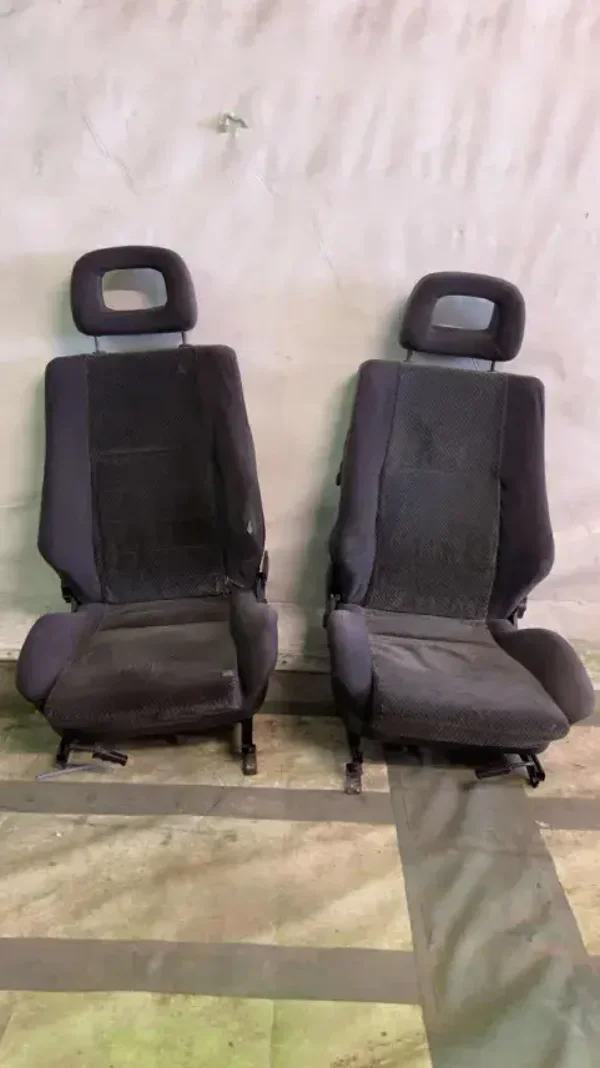 Opel Kadett E - zwart interieur