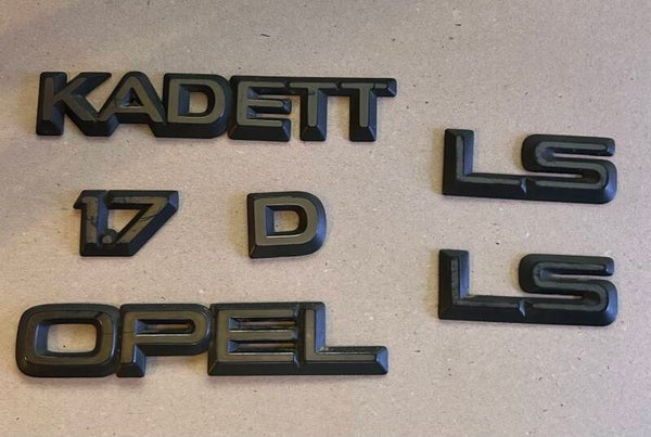 Opel Kadett E - Naam embleempje’s