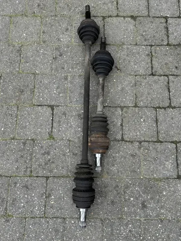 Opel Kadett E - Aandrijf assen 1.3