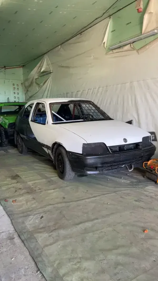 Opel Kadett e 1600 - 3 Deurs cross klaar