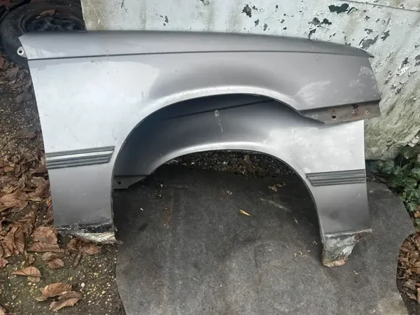Opel Kadett E - Voor vleugels Links + Rechts