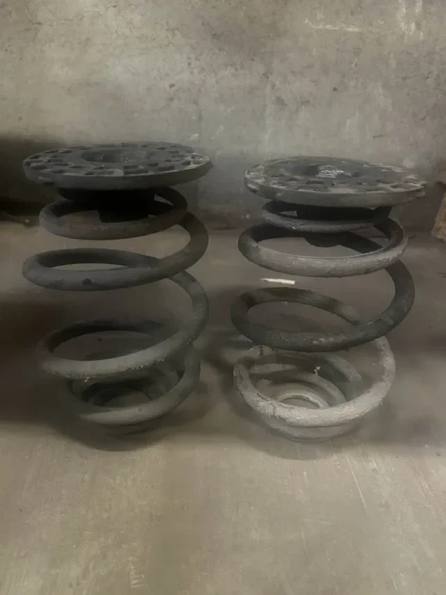 Opel Kadett E - Achteras veren + rubber's