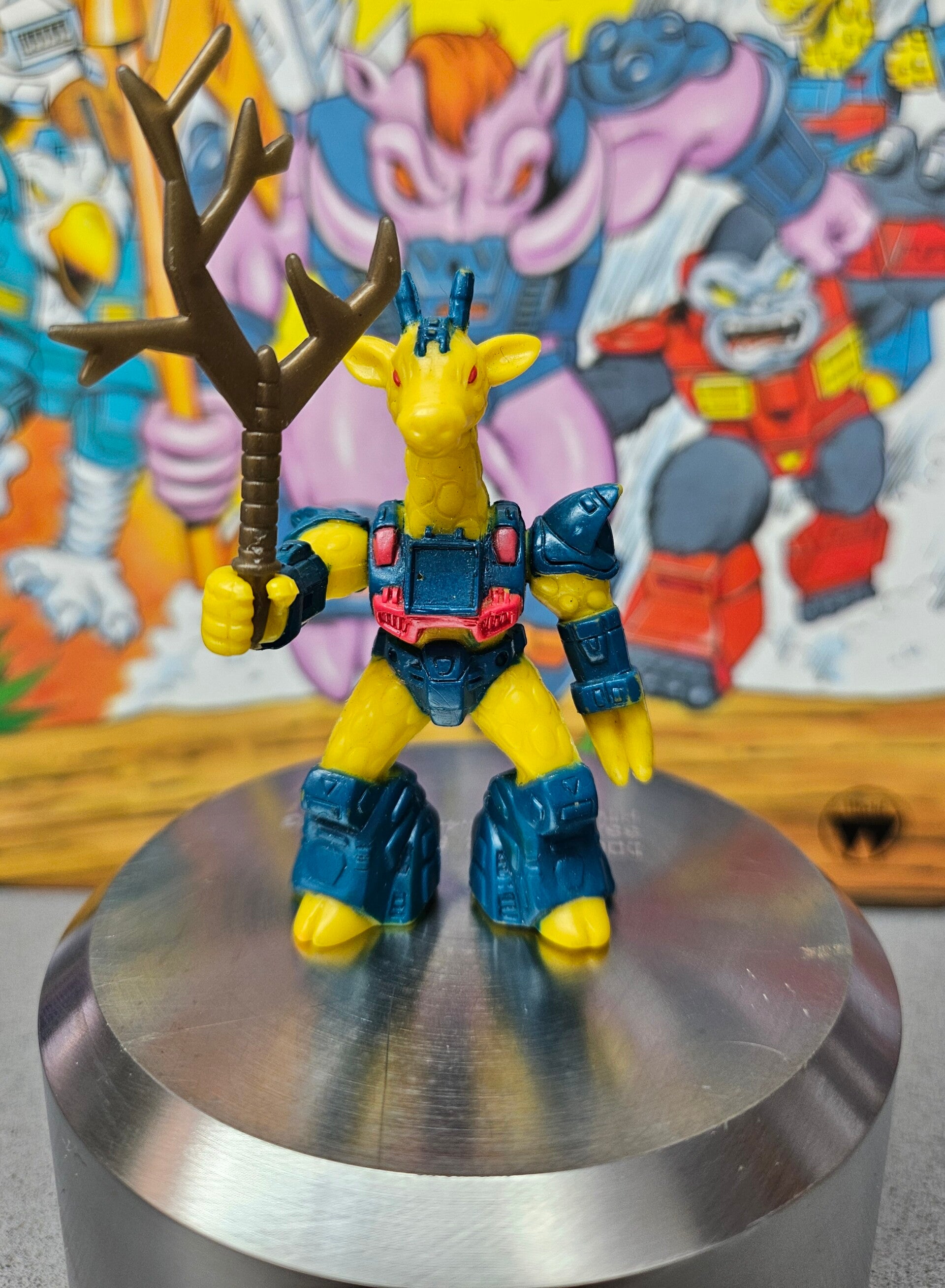 Battle Beasts Rubberneck Giraffe #18 met wapen