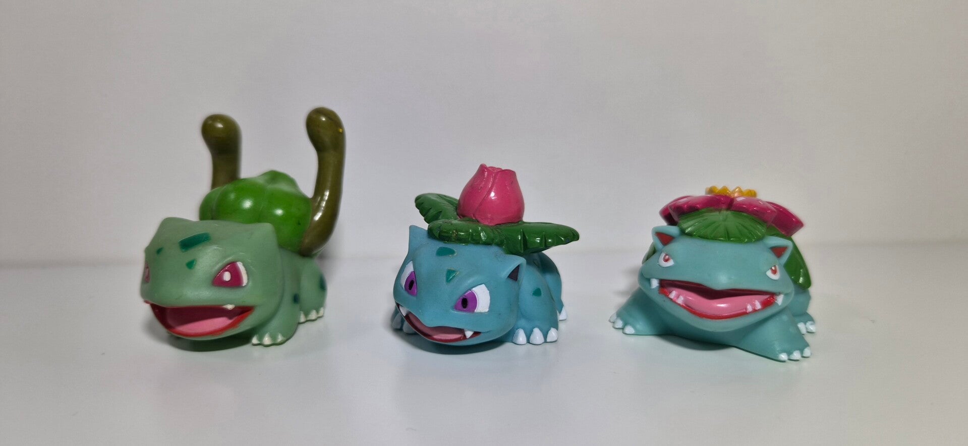 Pokemon Kids set van 3, Bulbasaur evolution 3x 2004