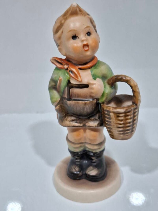 51 3/0 Village boy 4 inch 10cm, TMK 8, 1960-1972