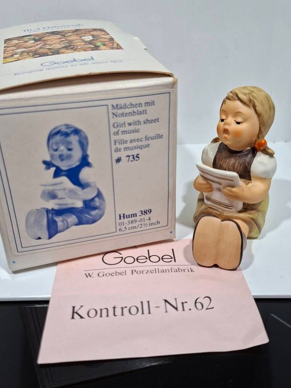 389 Girl with sheet of music mint-in-box figurine. 2,5 inch. TMK 6