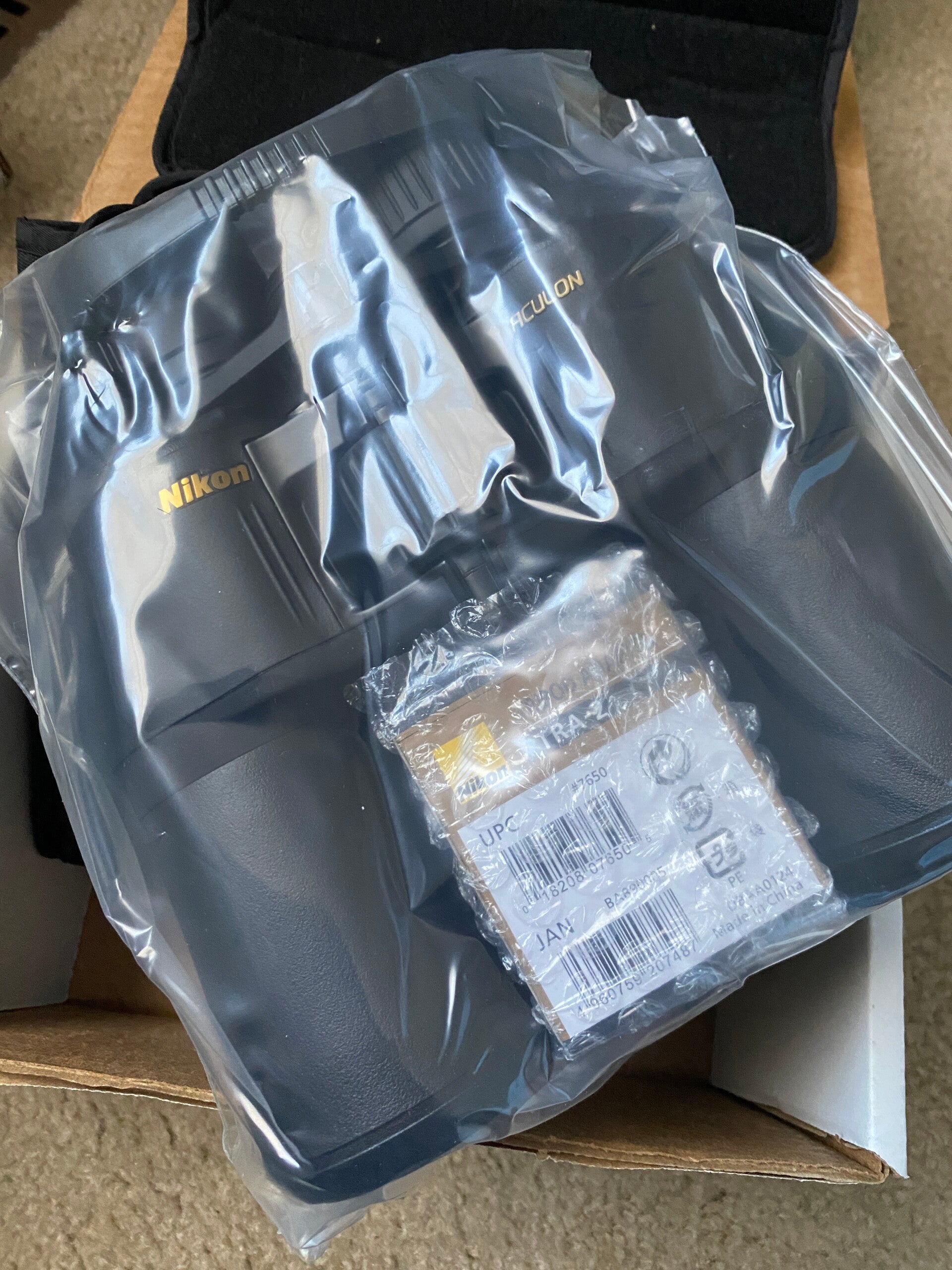 Nikon 10-22X50mm Zoom Binoculars