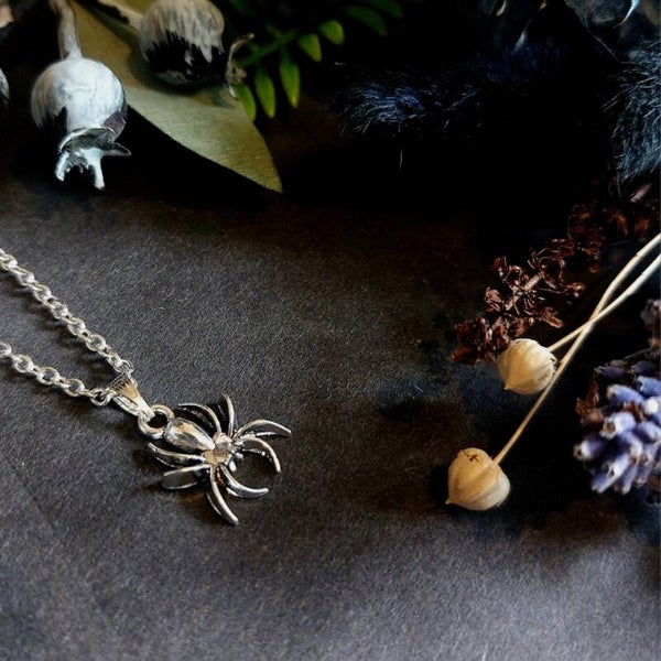 Spindly spider Necklace