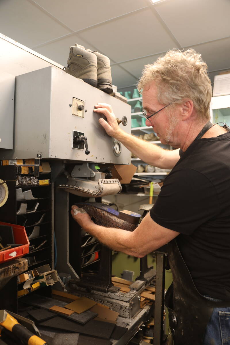 0o7a0404-standard.jpg