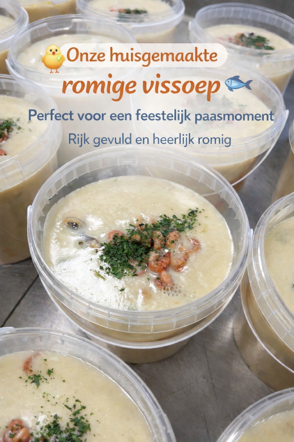 Zelfgemaakte romige goedgevulde vissoep