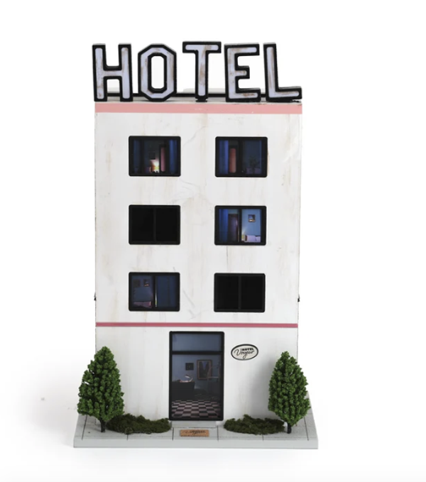 HOTEL VOYEUR